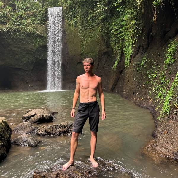 modelka s ID 01020E5C0Z p031