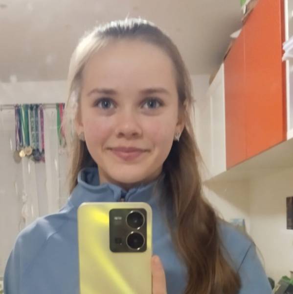 modelka s ID 01020EBQ91 p021