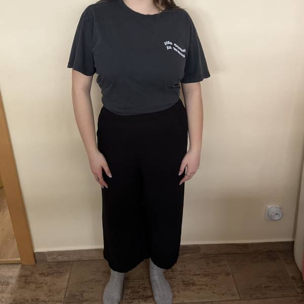 modelka s ID 01020HQKTY p031