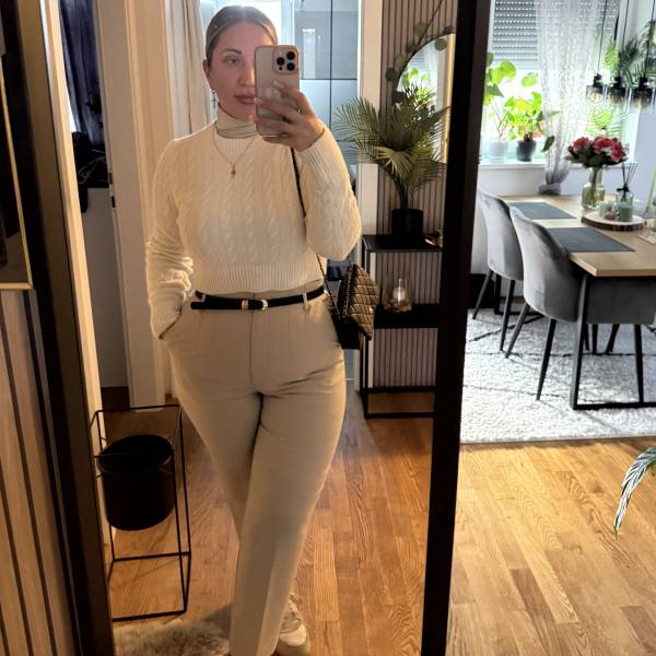 modelka s ID 01020PBENU p031