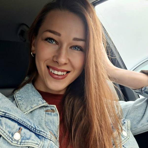 modelka s ID 01020SKONP p021