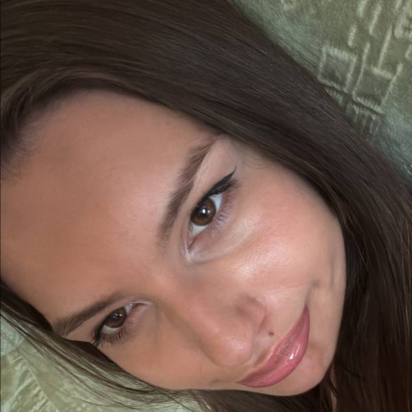 modelka s ID 01020UXELL p021