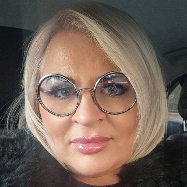 modelka s ID 01020XRBRD p021