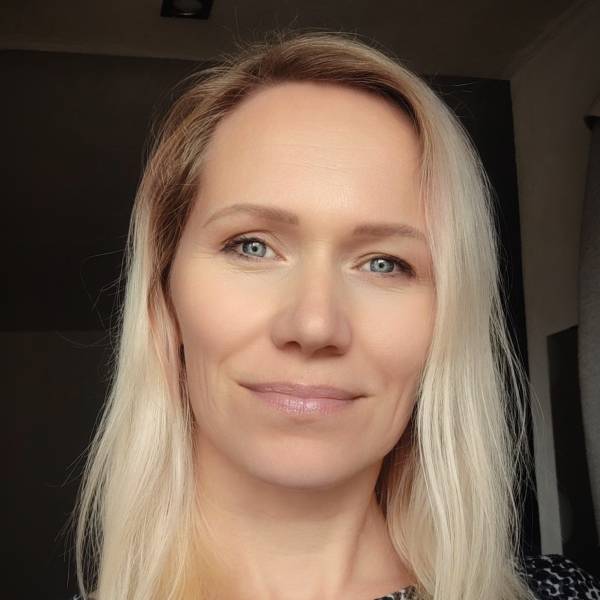 modelka s ID 01020Z8KCT p021