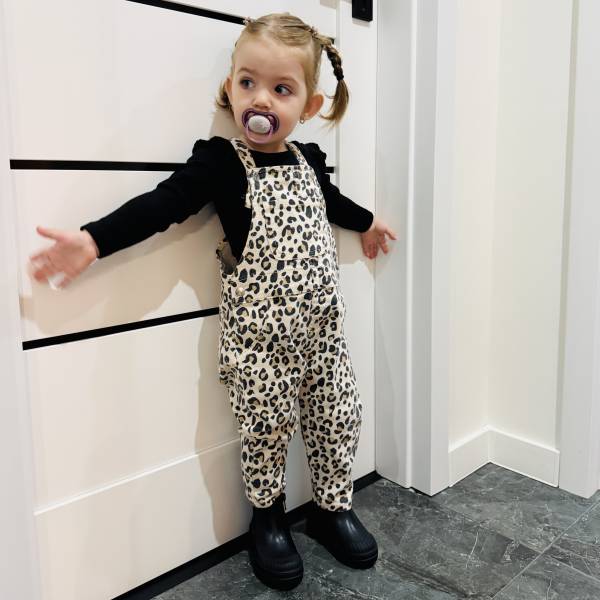 modelka s ID 01020Z9ISX p031