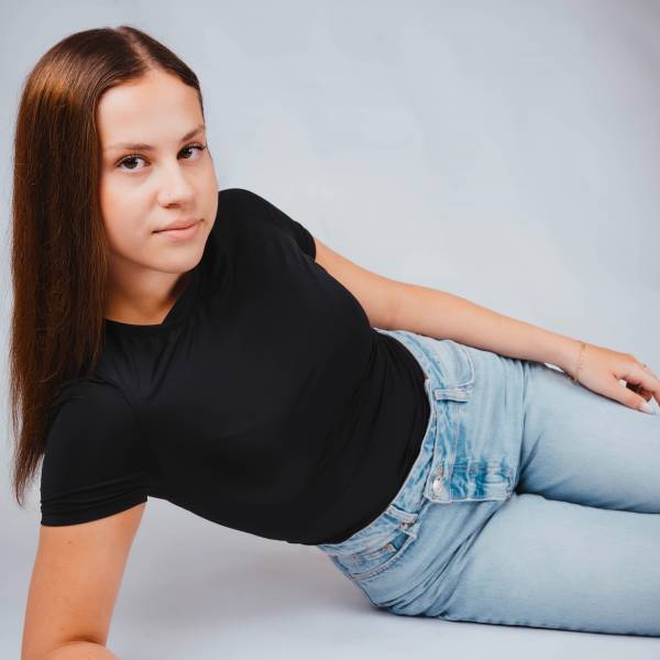 modelka s ID 010211ZTEY p031