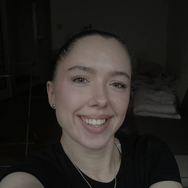 modelka s ID 010213N9FY p021