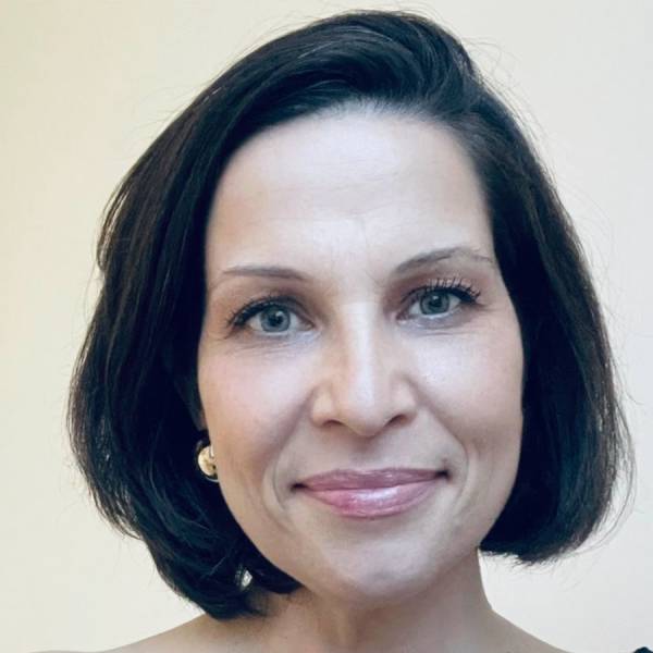 modelka s ID 010215KRVA p021