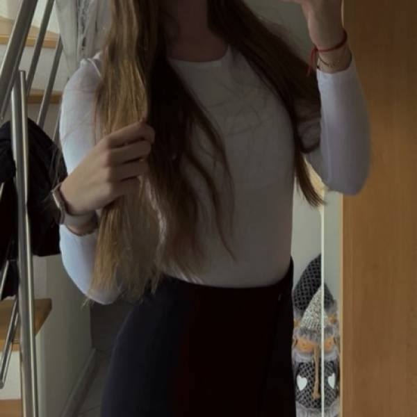 modelka s ID 01021AO9IS p031