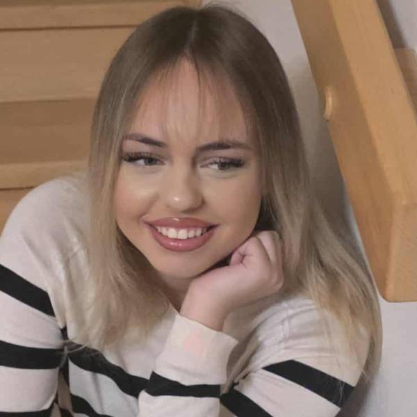 modelka s ID 01021BFCPQ p021