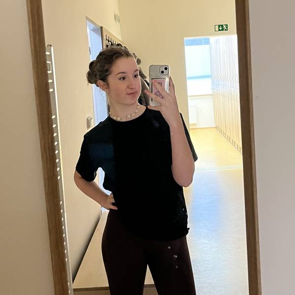 modelka s ID 01021CO9LV p031