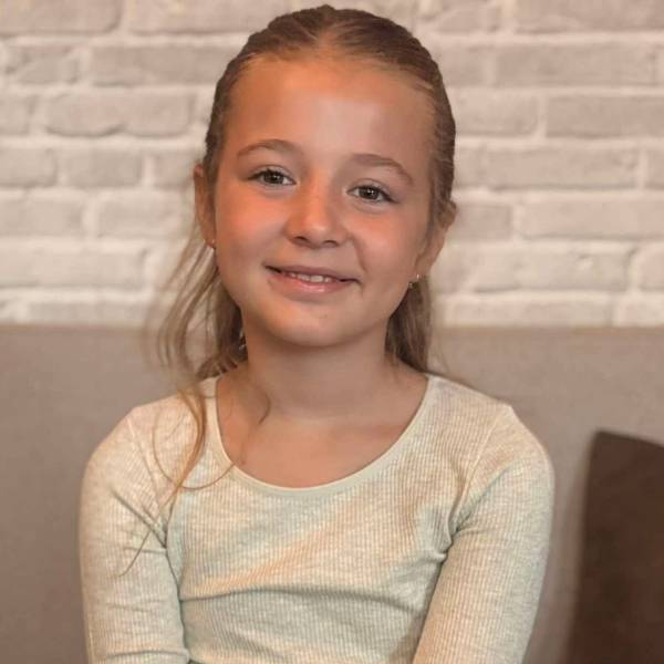 modelka s ID 01021D0LXT p021