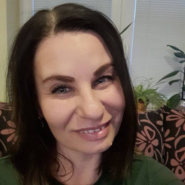 modelka s ID 01021OM6ER p021