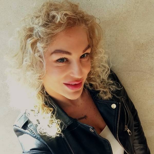 modelka s ID 01021PB34D p021