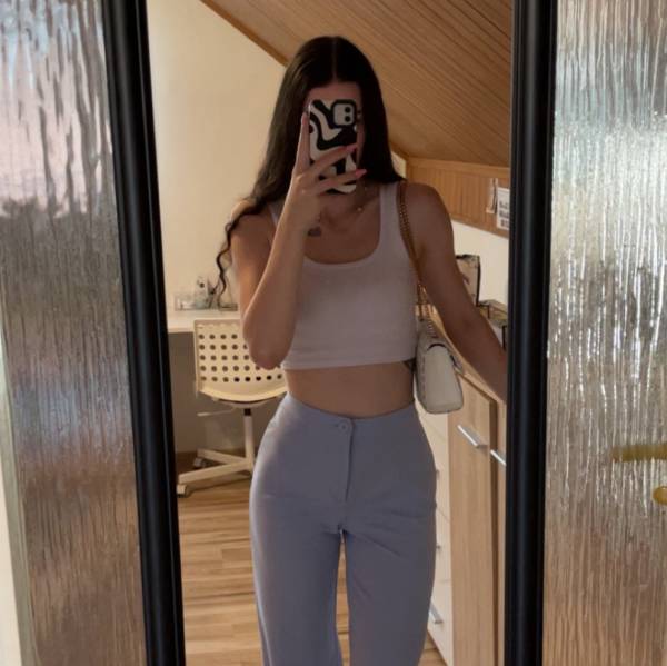 modelka s ID 01021RUYDZ p031