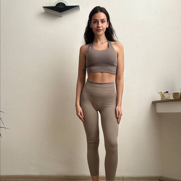 modelka s ID 01021SE8RA p031