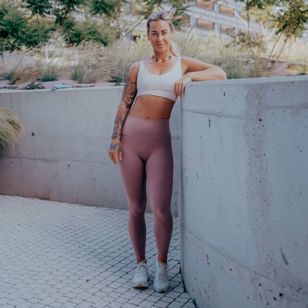 modelka s ID 01021UBTHE p031