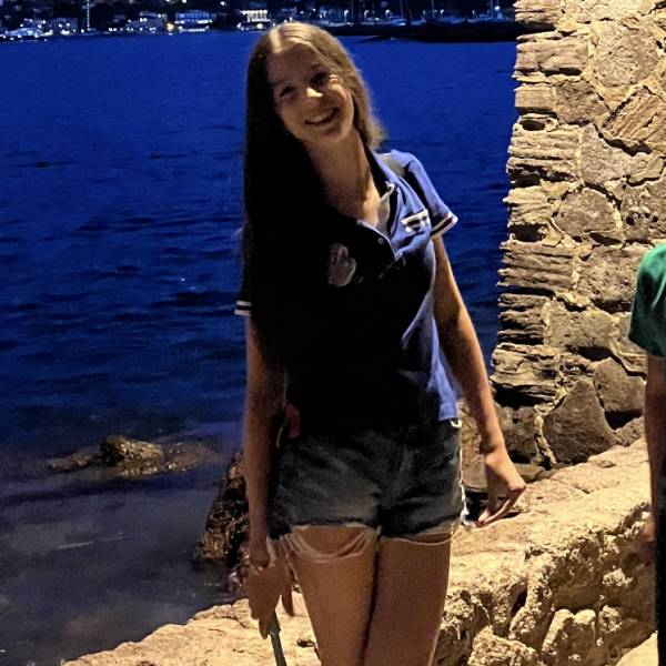 modelka s ID 01021V4WVK p031