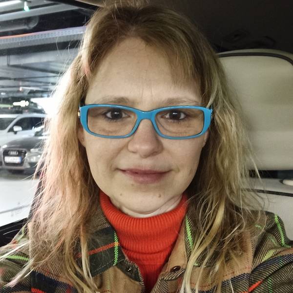 modelka s ID 01021V96HV p021