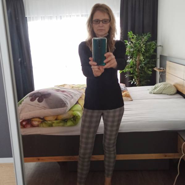 modelka s ID 01021V96HV p031