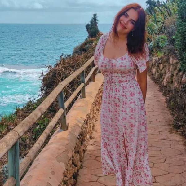 modelka s ID 01021YV3JW p031