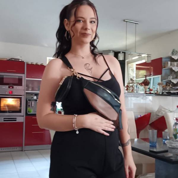 modelka s ID 010220SBRN p031