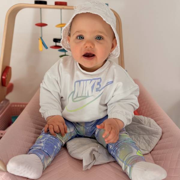 modelka s ID 010224NU47 p021