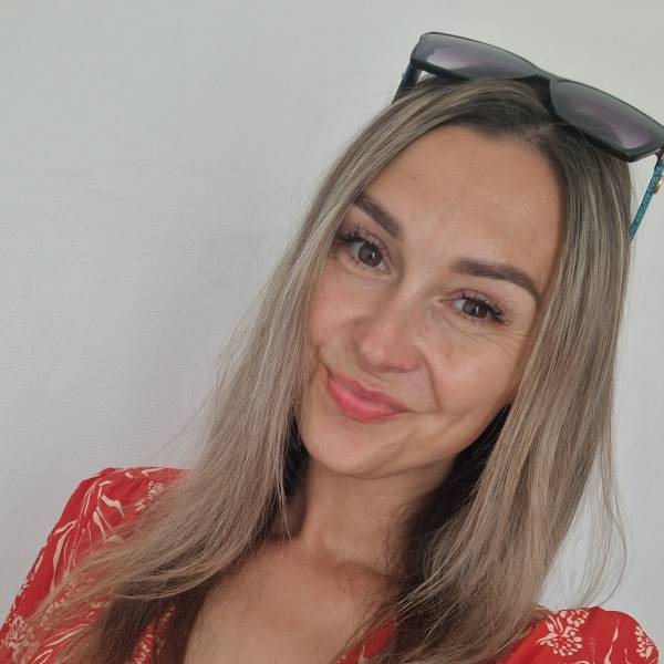 modelka s ID 010227OJFF p021