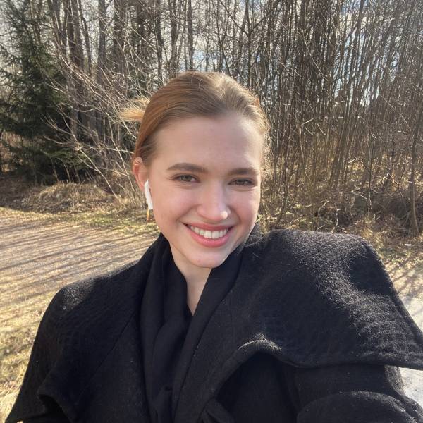 modelka s ID 010229M9H5 p021