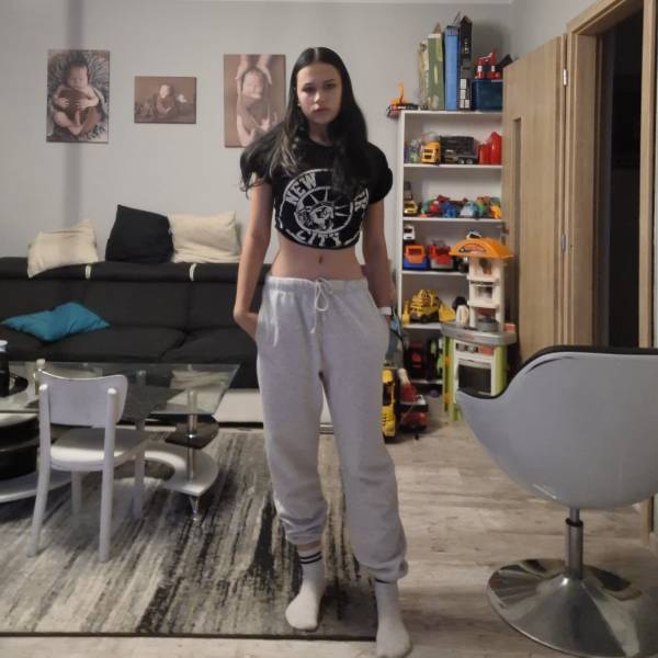 modelka s ID 01022AAKC9 p031