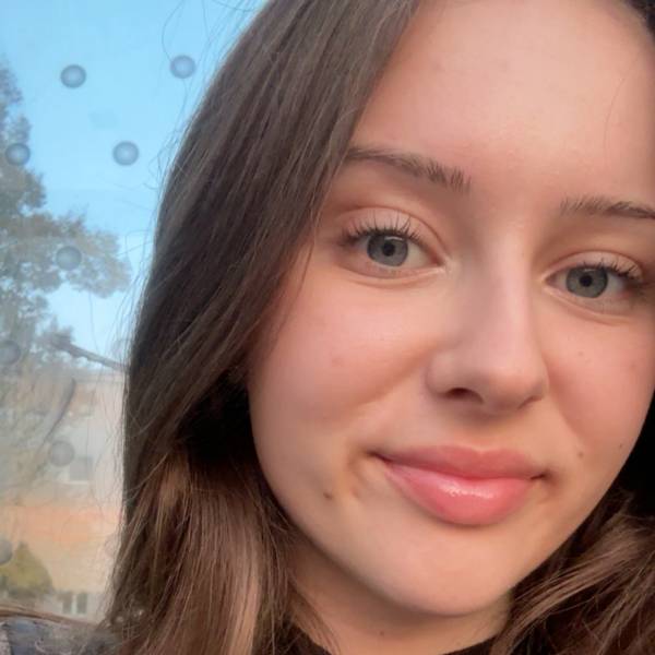 modelka s ID 01022CBUMZ p021