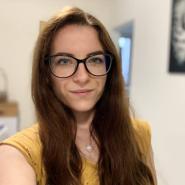 modelka s ID 01022EZ5WS p021