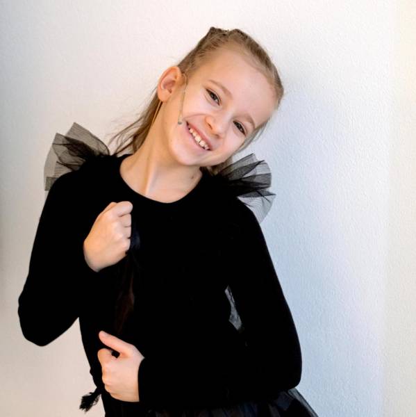 modelka s ID 01022HJ1B1 p021