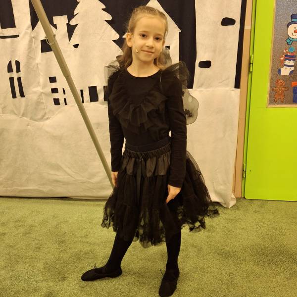 modelka s ID 01022HJ1B1 p031