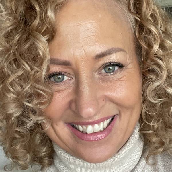 modelka s ID 01022LTQ2B p021