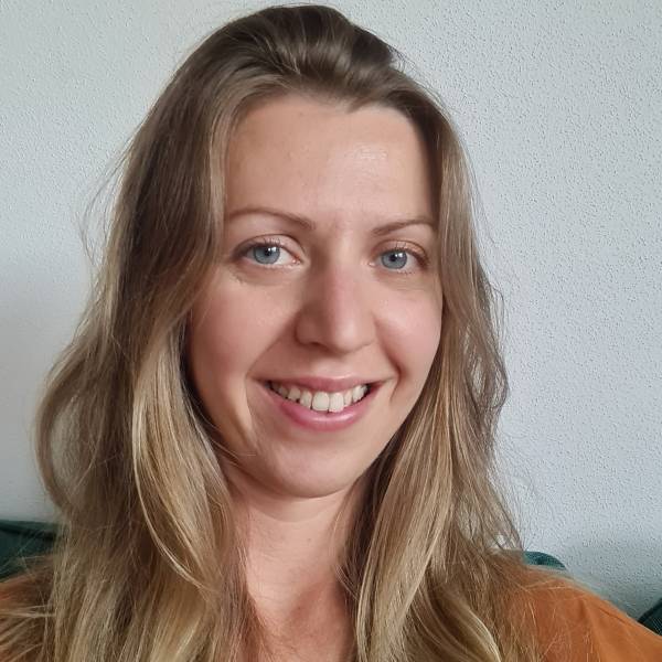 modelka s ID 01022NHW1J p021