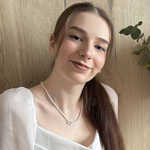 modelka s ID 01022O2WVV p021