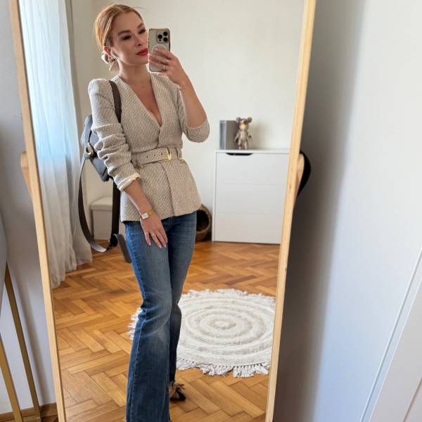 modelka s ID 01022UFYNN p031