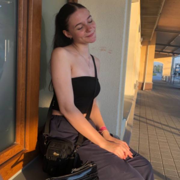 modelka s ID 01022UO7B6 p031