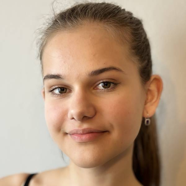 modelka s ID 010233183O p021
