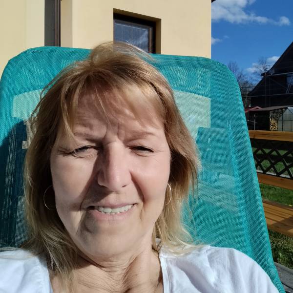 modelka s ID 010239GMEM p021