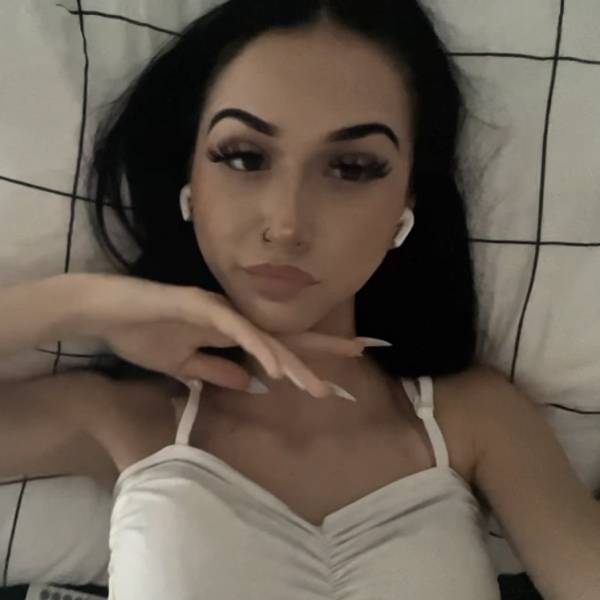 modelka s ID 01023BOP99 p021