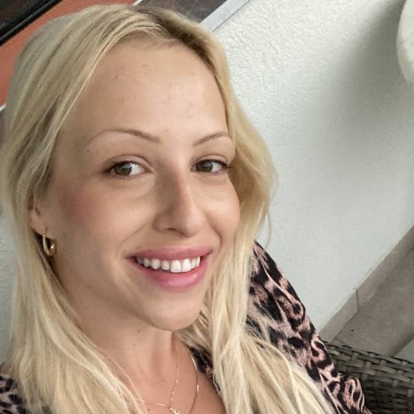 modelka s ID 01023DNJ79 p021