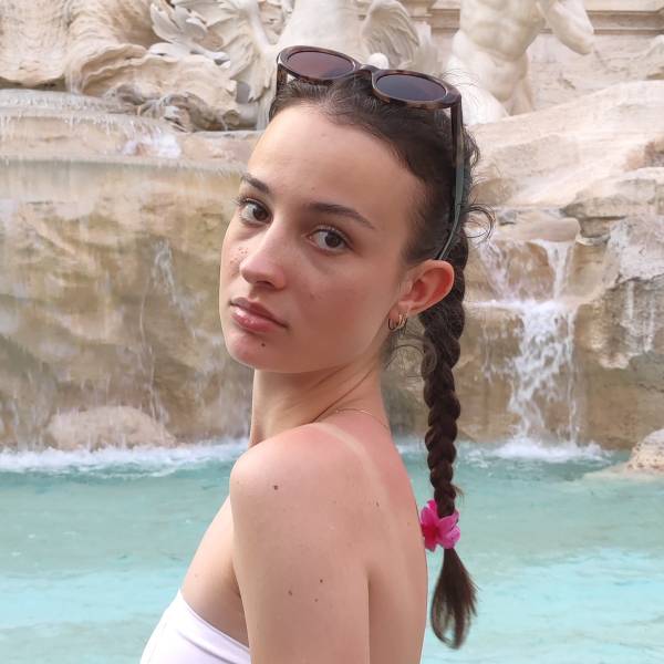 modelka s ID 01023EVEEX p021