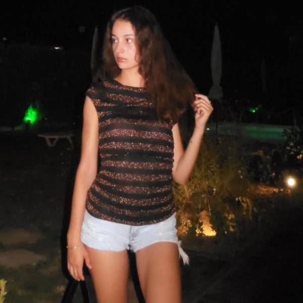 modelka s ID 01023EVEEX p031