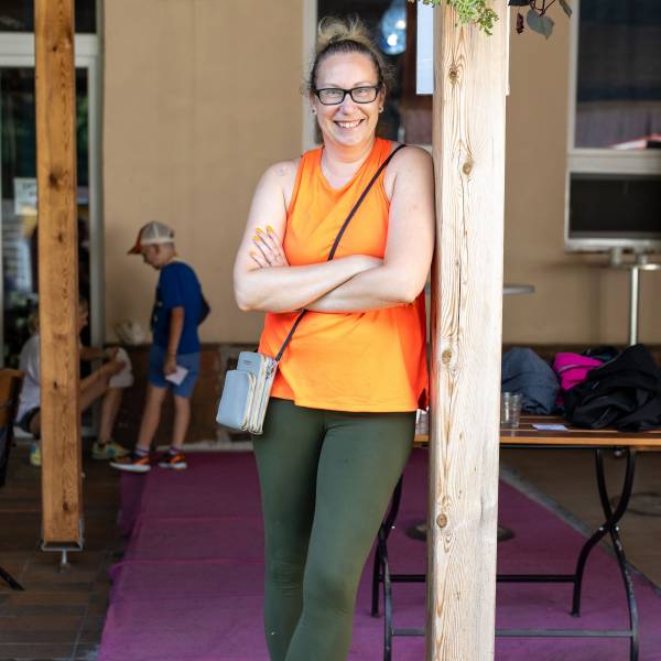 modelka s ID 01023JWDKY p031