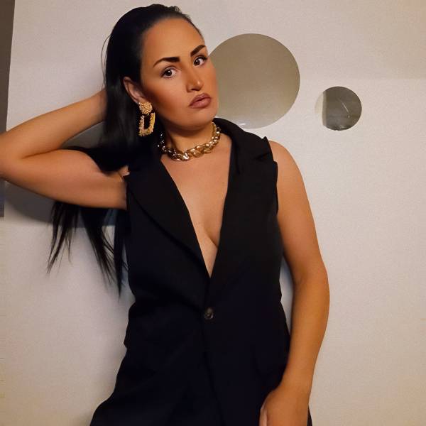 modelka s ID 01023JWVJL p031