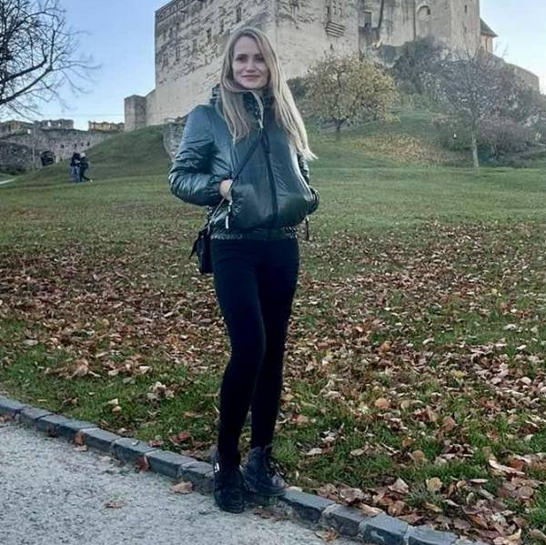 modelka s ID 01023ROO9W p031