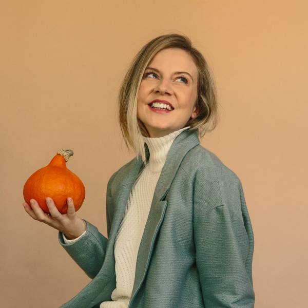 modelka s ID 01023UOX9Y p021