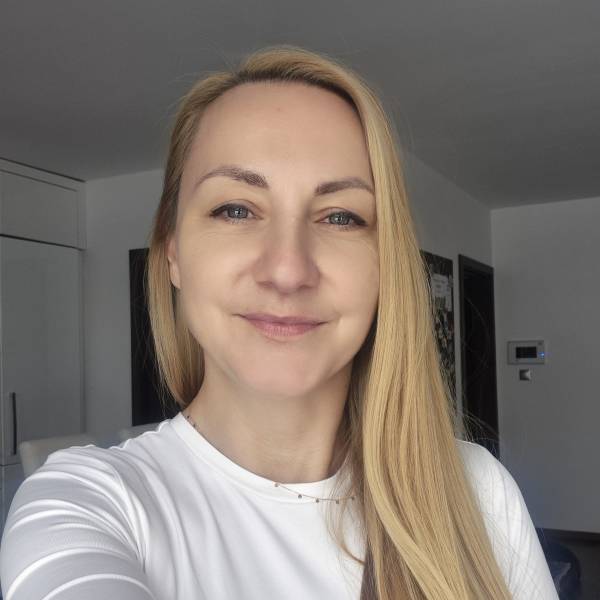 modelka s ID 01023X9C3V p021